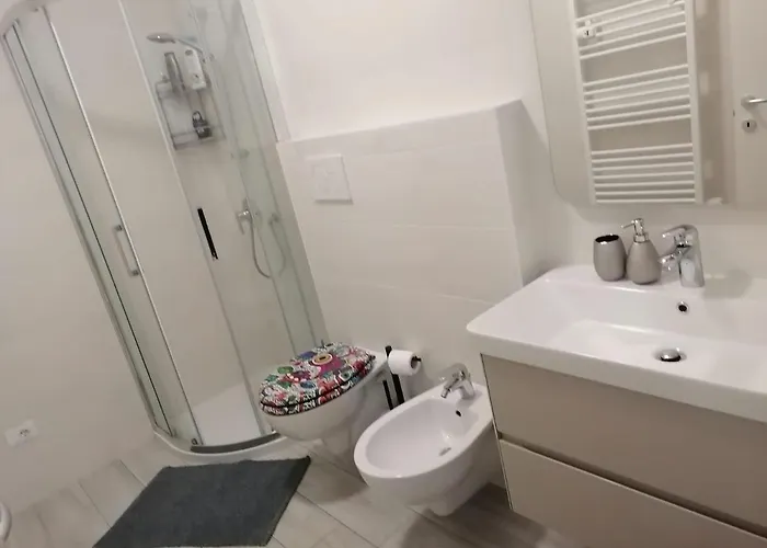 Manuel's 1 Free Parking Wi-fi Ac